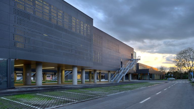 ODGOJNO-OBRAZOVNI KOMPLEKS „KAJZERICA“