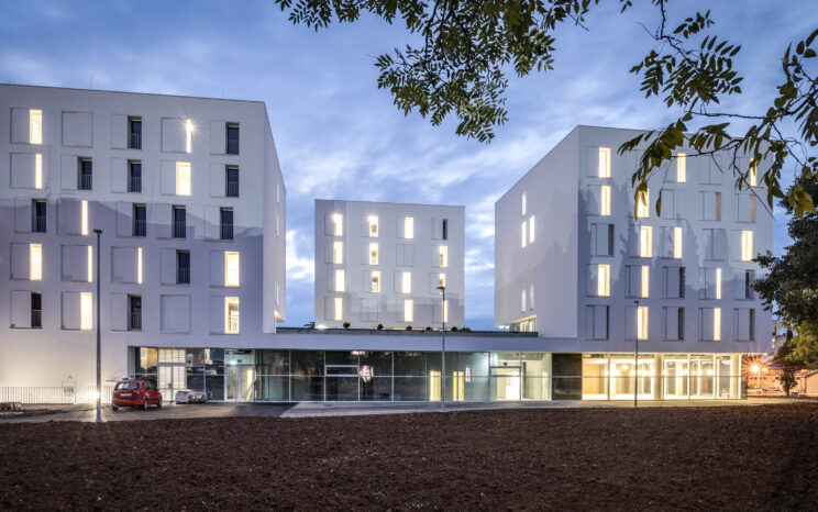 ZADAR MENZA S PAVILJONIMA