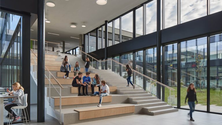 EDUCATIONAL COMPLEX SREDIŠĆE