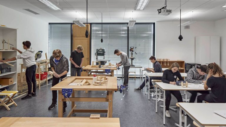 EDUCATIONAL COMPLEX SREDIŠĆE