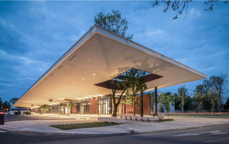 AUTOBUSNI KOLODVOR SLAVONSKI BROD