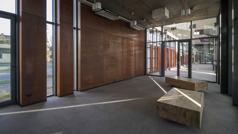 BUS TERMINAL SLAVONSKI BROD