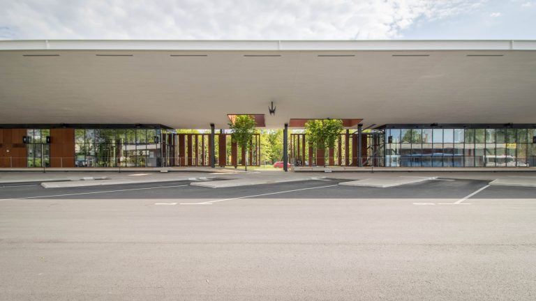 BUS TERMINAL SLAVONSKI BROD