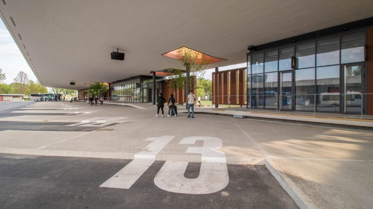 BUS TERMINAL SLAVONSKI BROD