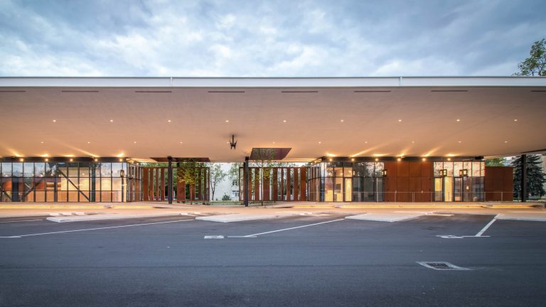 BUS TERMINAL SLAVONSKI BROD