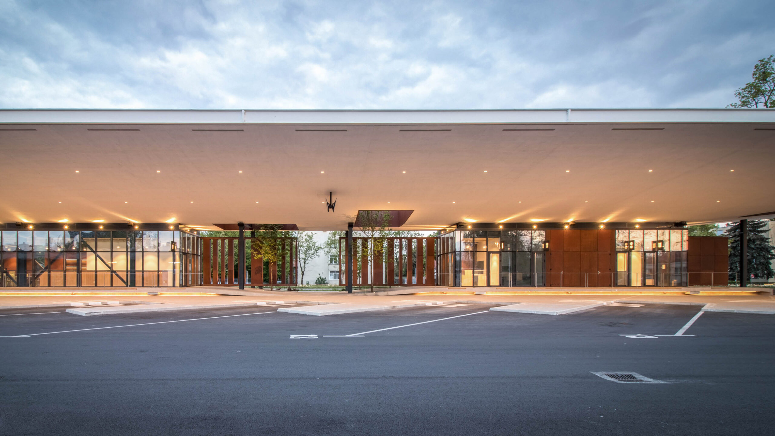 BUS TERMINAL SLAVONSKI BROD
