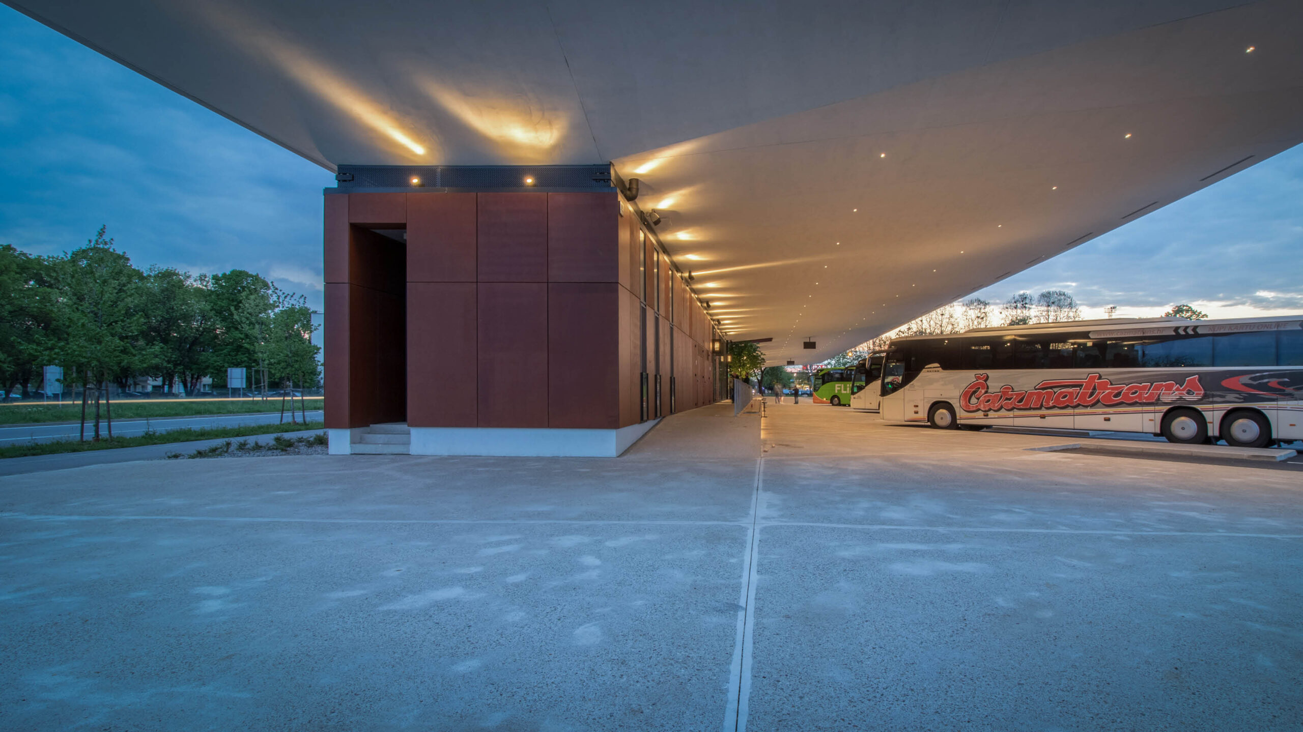 BUS TERMINAL SLAVONSKI BROD
