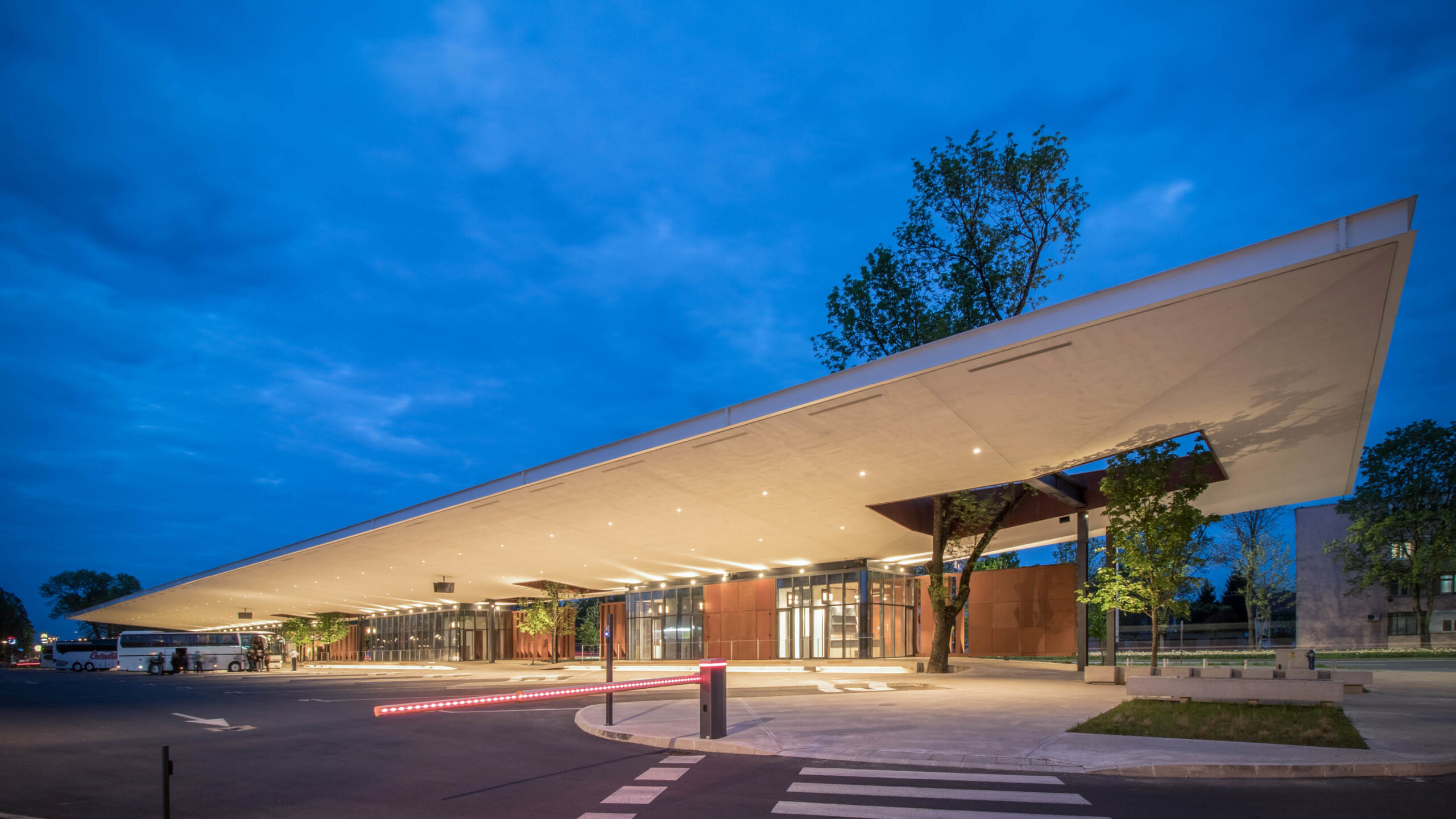 BUS TERMINAL SLAVONSKI BROD