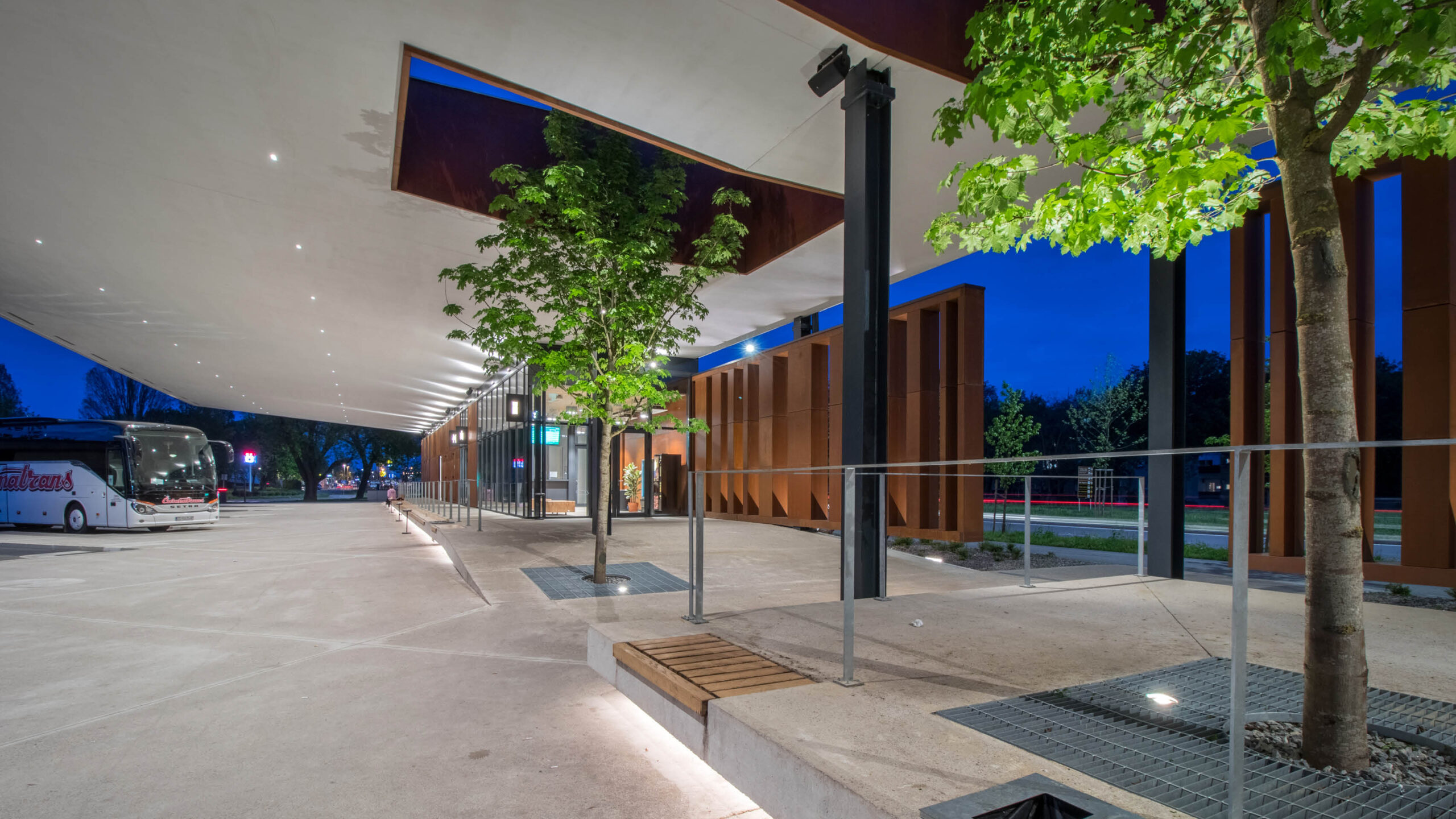 BUS TERMINAL SLAVONSKI BROD