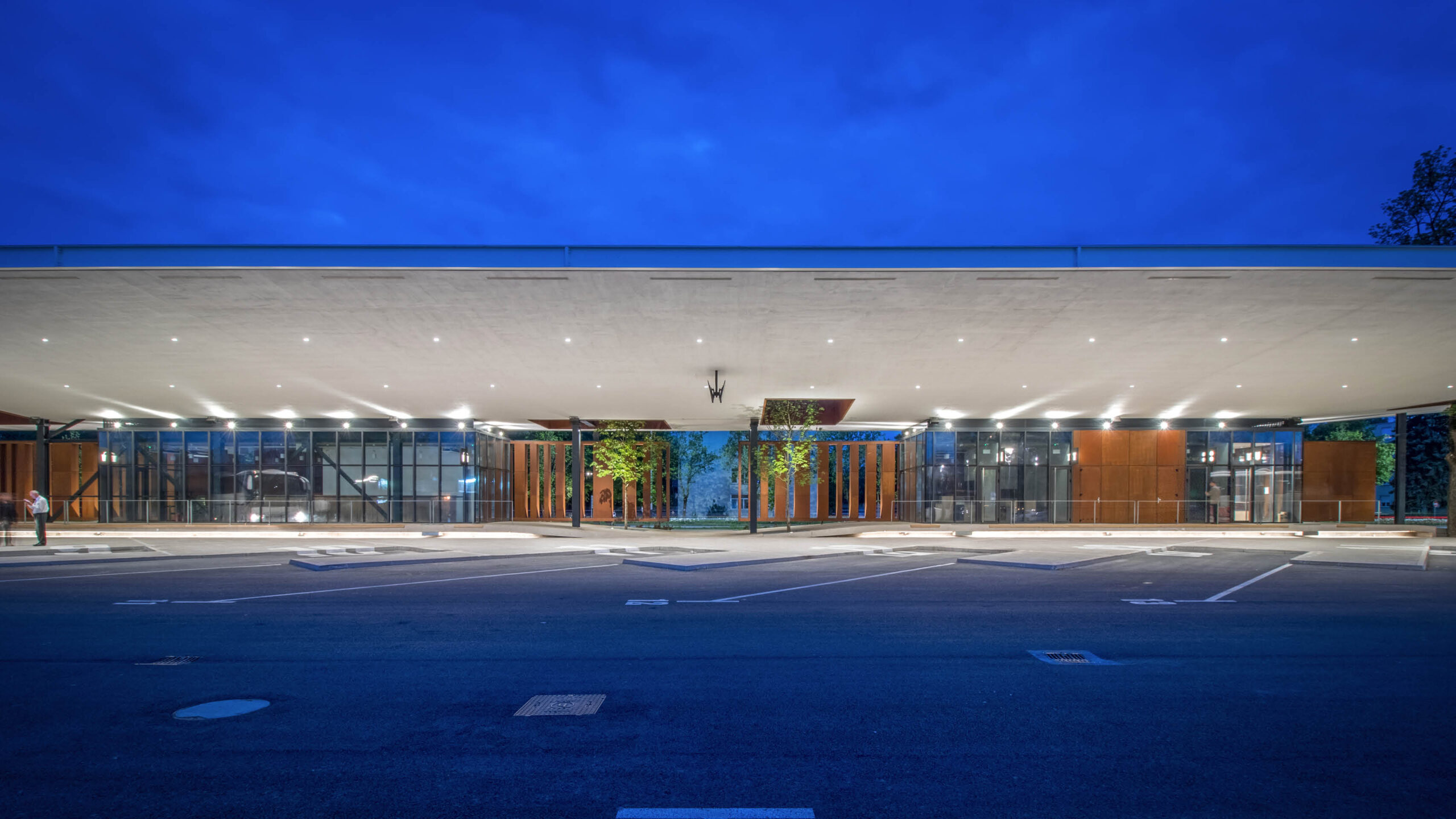 BUS TERMINAL SLAVONSKI BROD