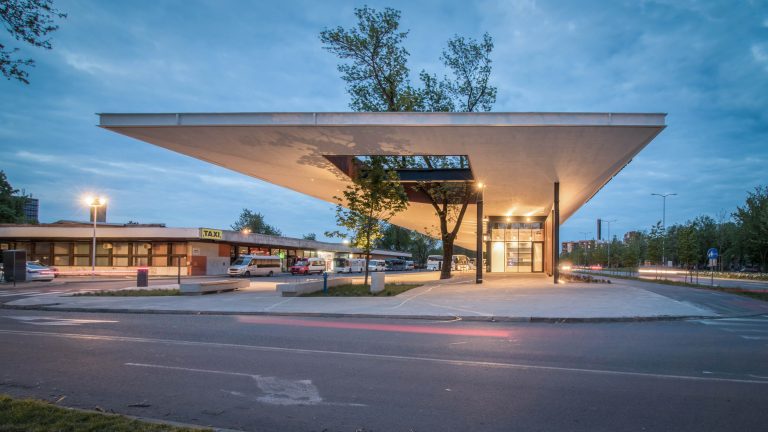 BUS TERMINAL SLAVONSKI BROD